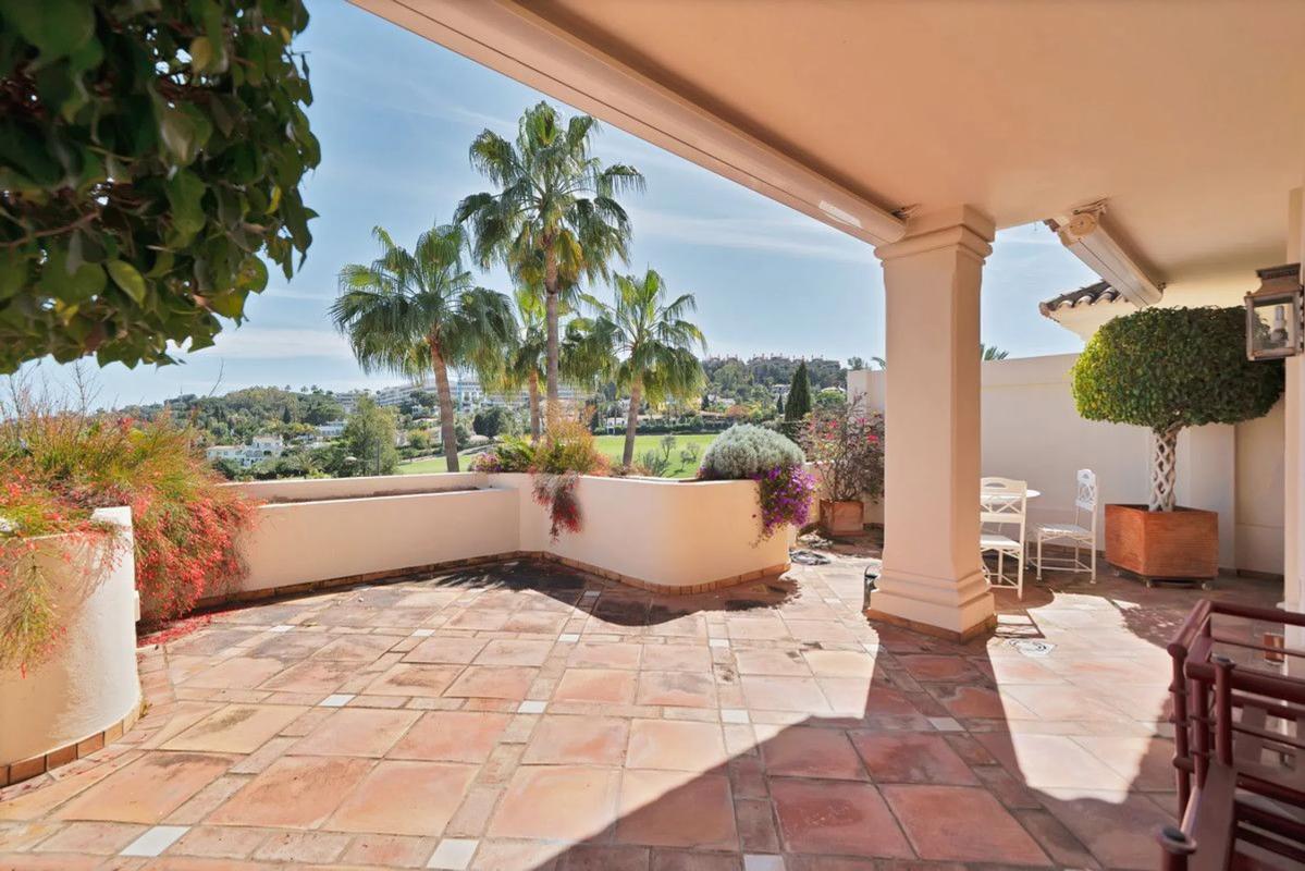 Duplex sale in Avenida del Prado, Marbella photo 3