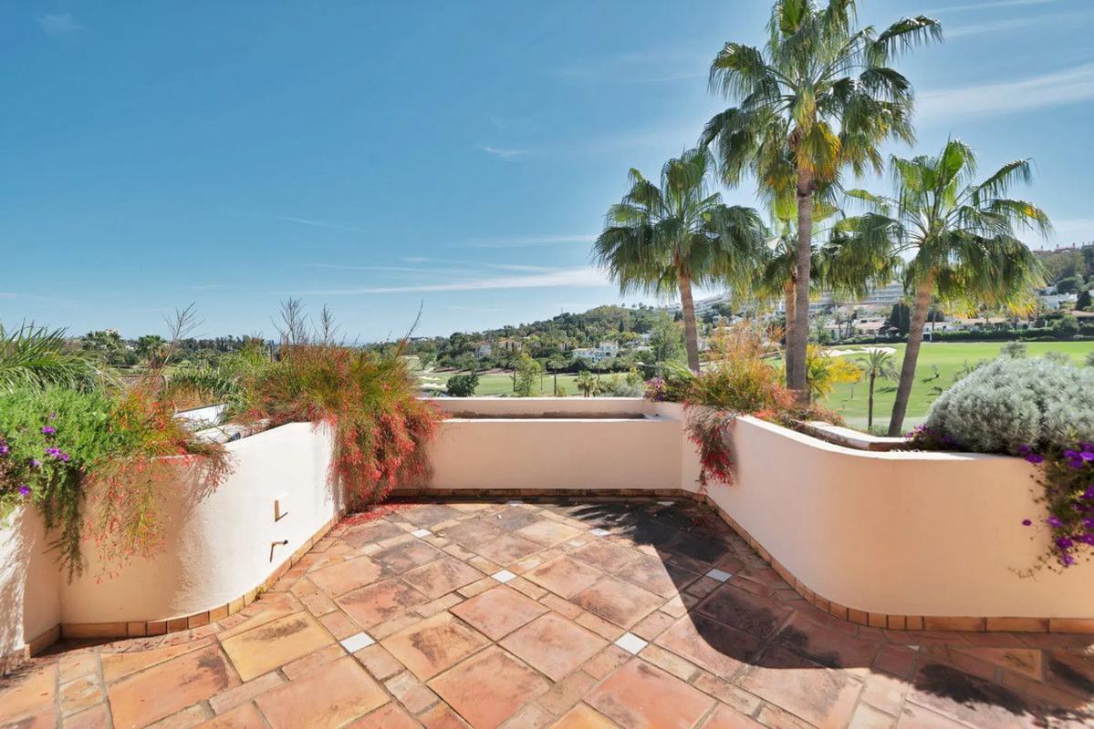 Duplex sale in Avenida del Prado, Marbella photo 5
