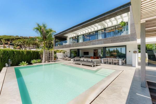 Chalet wolnostojący na sprzedaż w  Barrio Las Brisas, Marbella photo 2
