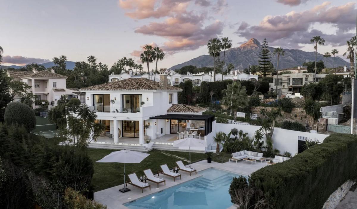 Sprzedaż niezależnego domku jednorodzinnego w Barrio Las Brisas, Marbella photo 1