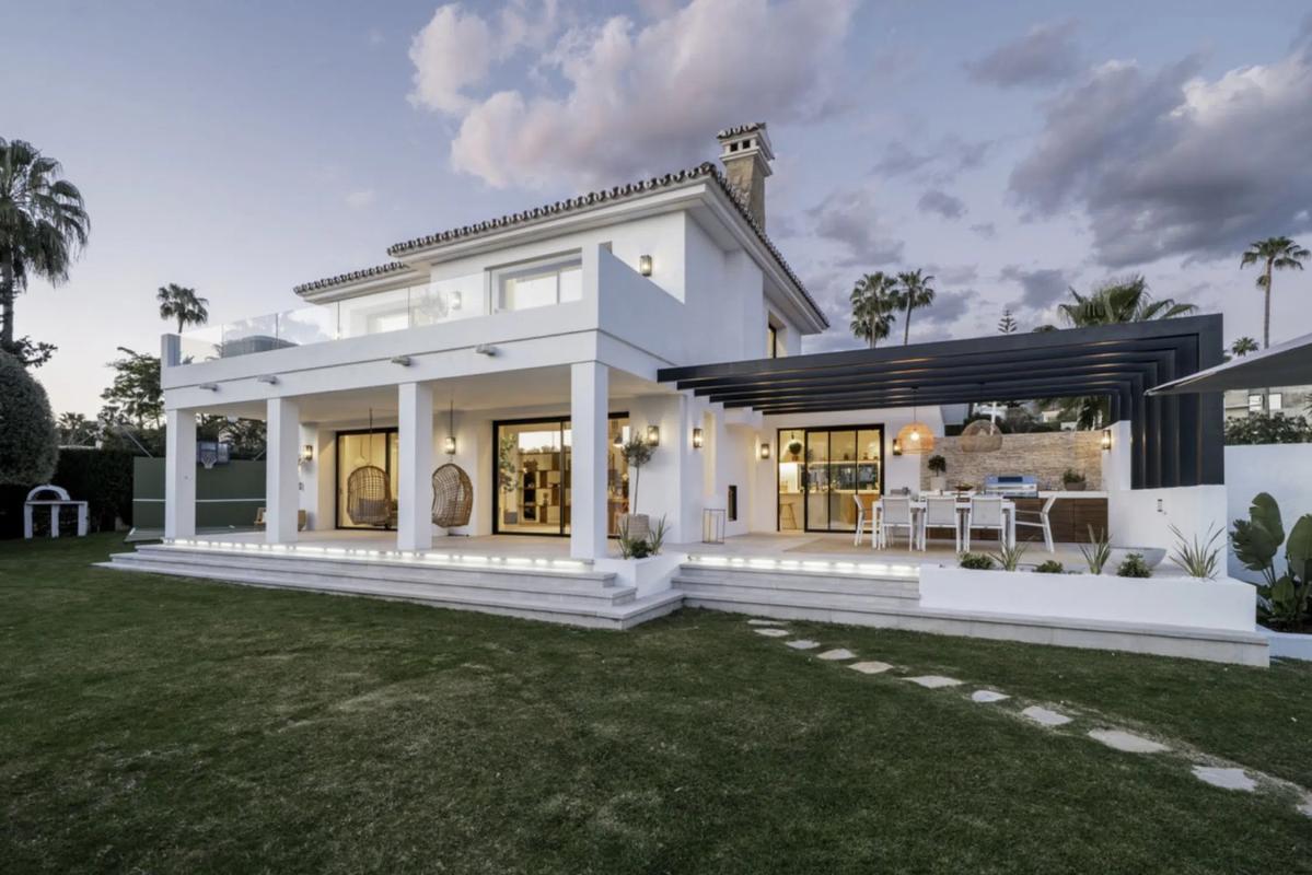 Sprzedaż niezależnego domku jednorodzinnego w Barrio Las Brisas, Marbella photo 3