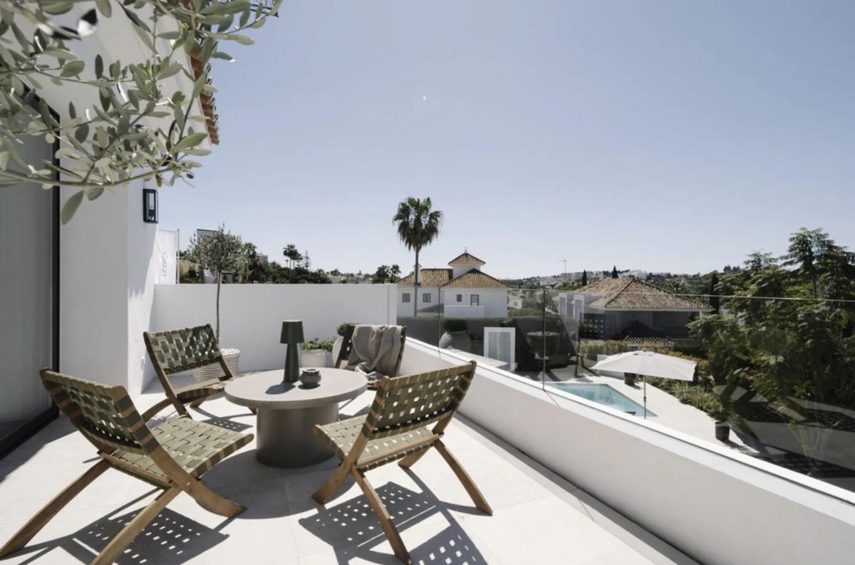 Sprzedaż niezależnego domku jednorodzinnego w Barrio Las Brisas, Marbella photo 4