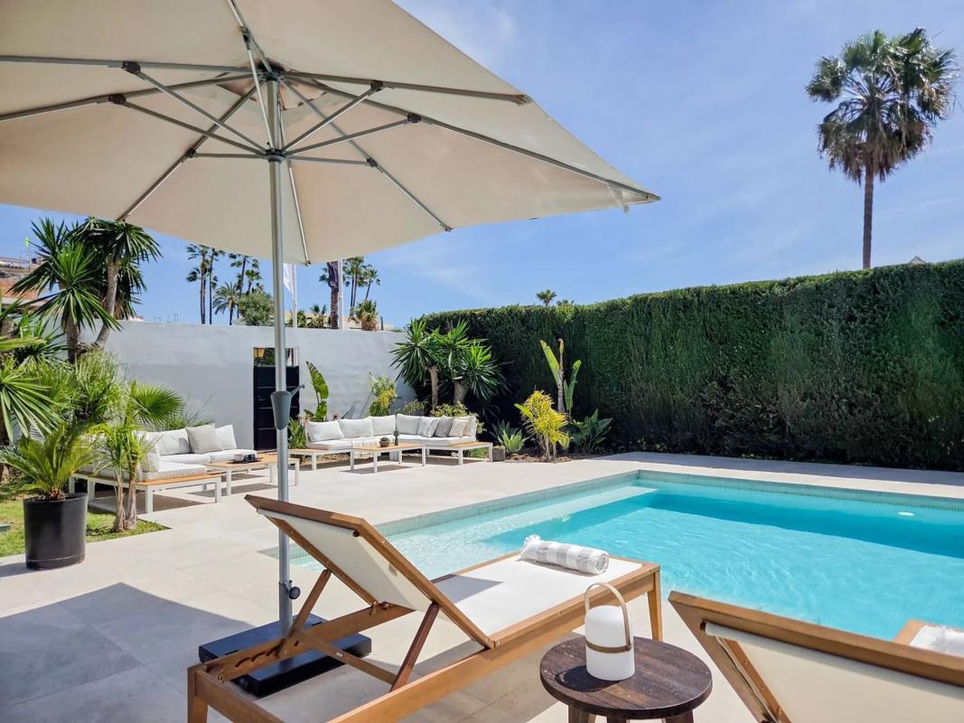 Sprzedaż niezależnego domku jednorodzinnego w  Barrio Las Brisas, Marbella photo 3