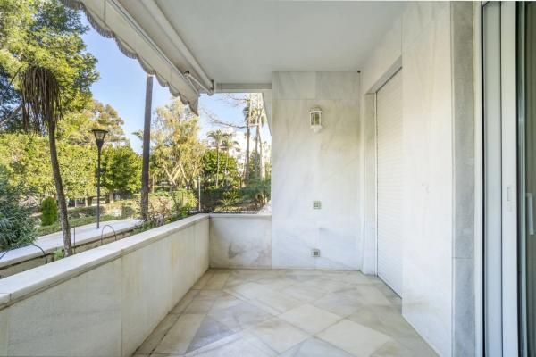 Sprzedaż mieszkania w Calle Londres, 5, Marbella
 photo 3