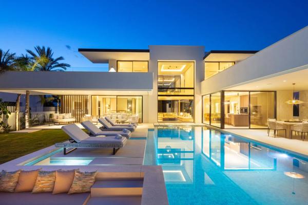 Chalet wolnostojący na sprzedaż w  Calle Copenhague 30-D, 37 -32, Marbella photo 1