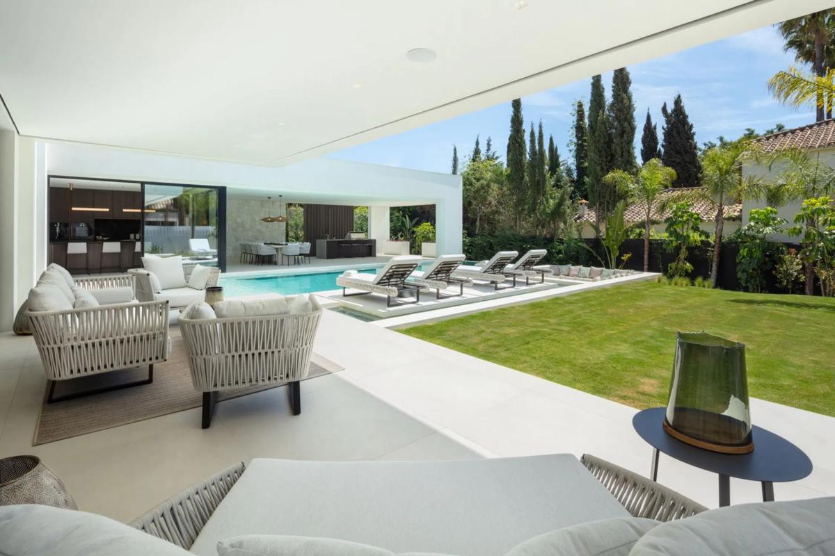 Venta de chalet independiente en Calle Copenhague 30-D, 37 -32, Marbella
photo 2