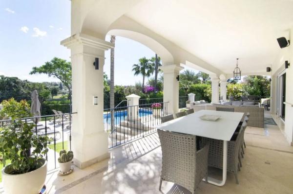 Chalet wolnostojący na sprzedaż w  Avenida del Prado, Marbella photo 2