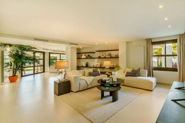 Chalet wolnostojący na sprzedaż w  Calle Milan 28-D, Marbella photo 4