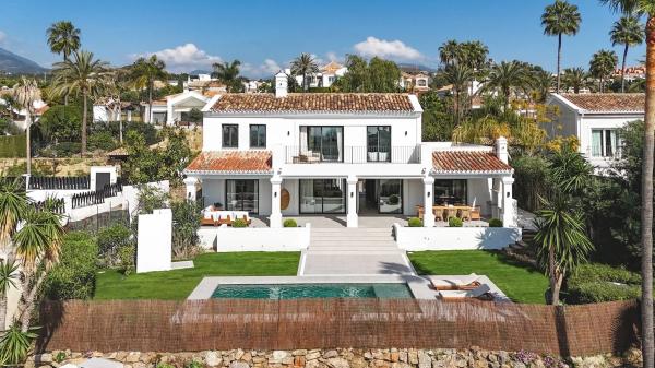Chalet independiente en venta en Calle Escorial, Marbella
 photo 4