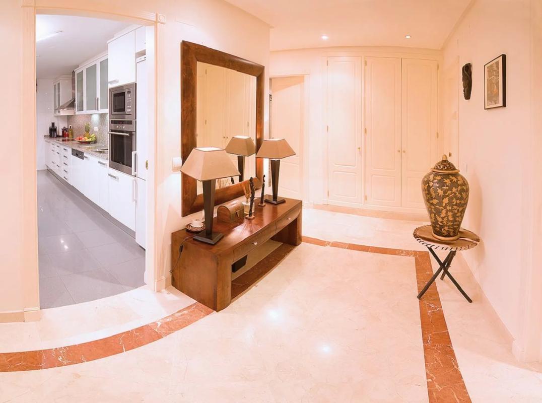 Продажа квартиры на Barrio Las Brisas, Марбелла
photo 4