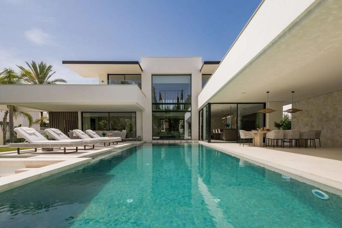 Sprzedaż niezależnego domku jednorodzinnego w Barrio Las Brisas, Marbella photo 1