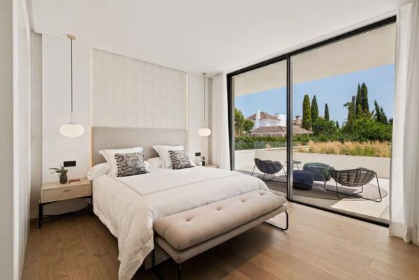 Chalet wolnostojący na sprzedaż w  Barrio Las Brisas, Marbella photo 2