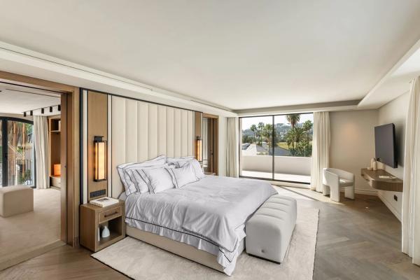 Chalet wolnostojący na sprzedaż w  Barrio Las Brisas, Marbella photo 1