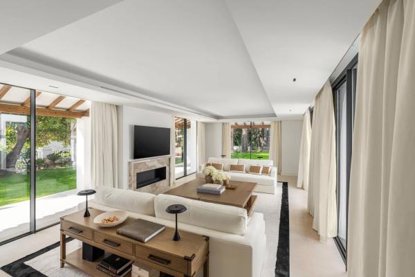 Chalet wolnostojący na sprzedaż w  Barrio Las Brisas, Marbella photo 2