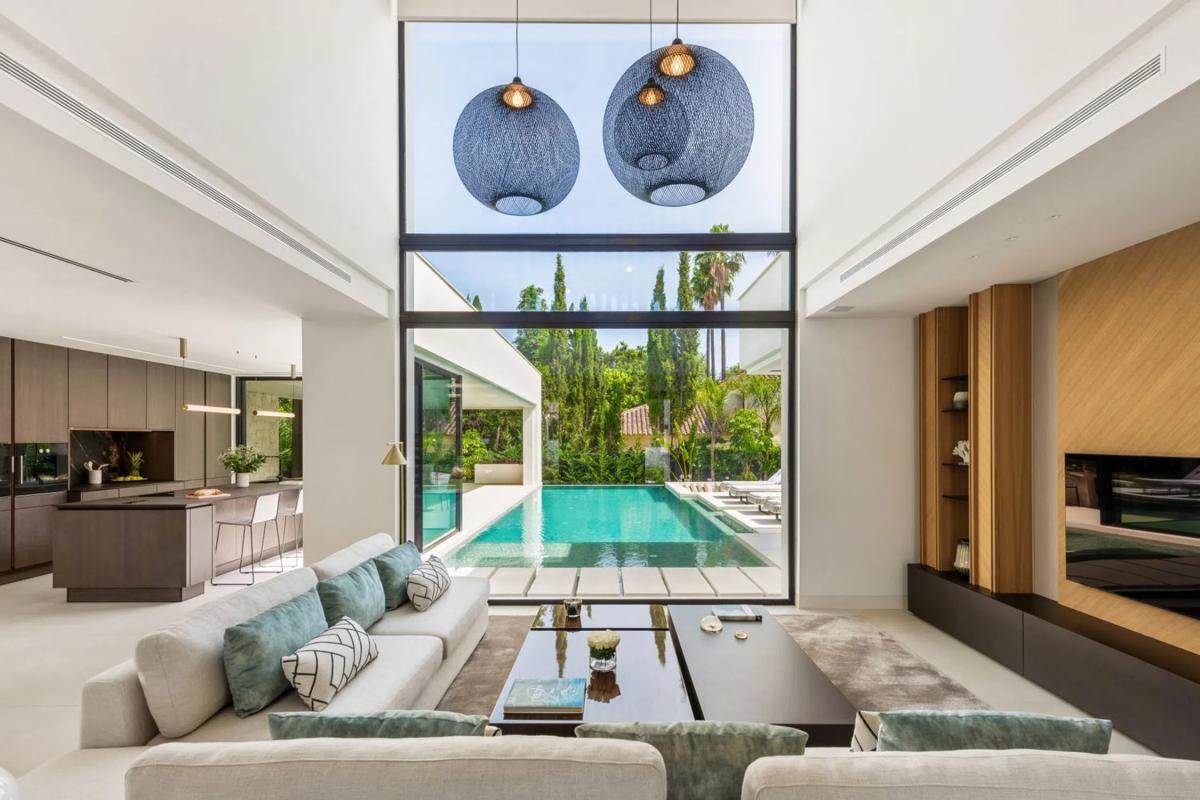 Sprzedaż niezależnego domku jednorodzinnego w  Barrio Las Brisas, Marbella photo 2