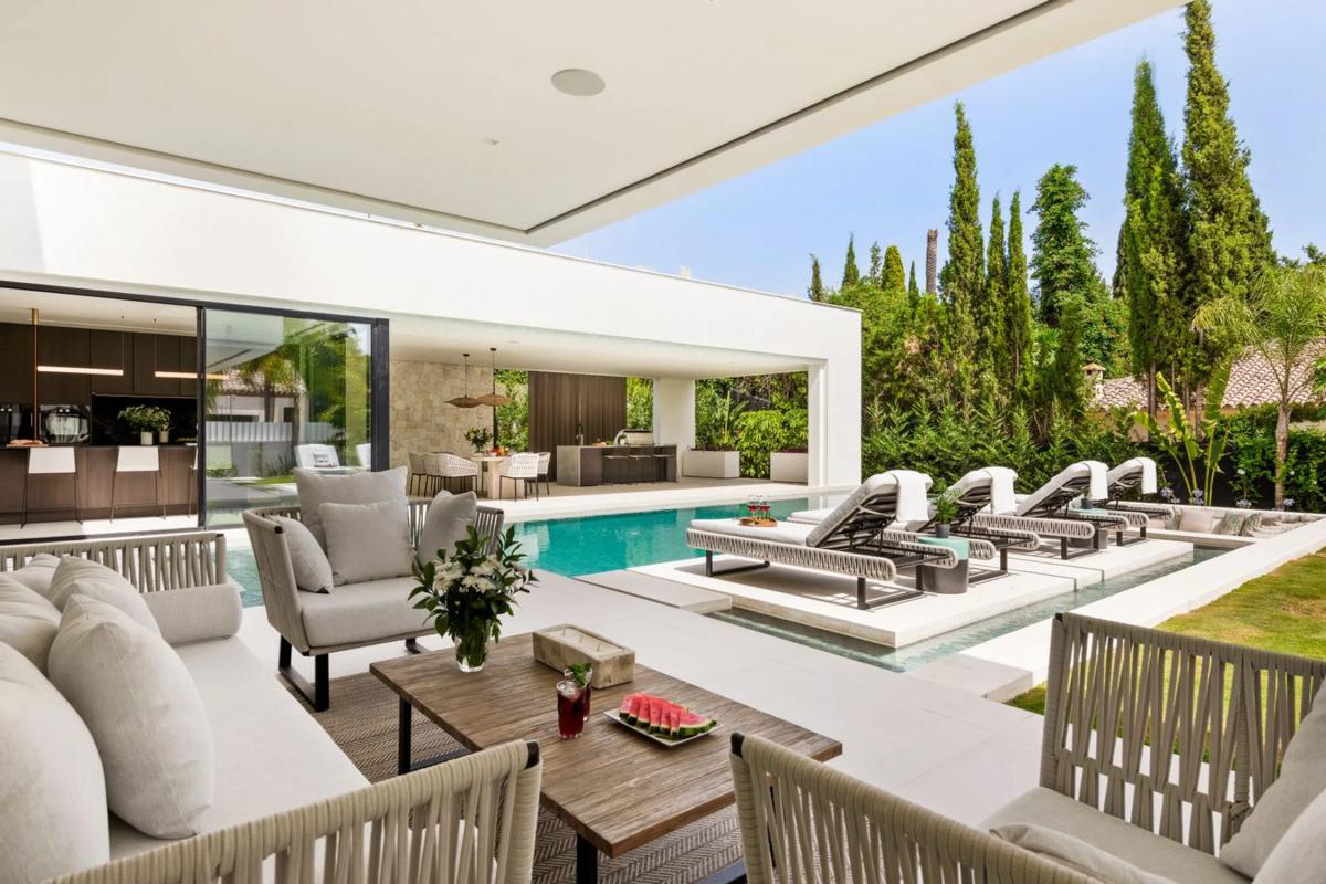 Sprzedaż niezależnego domku jednorodzinnego w  Barrio Las Brisas, Marbella photo 3