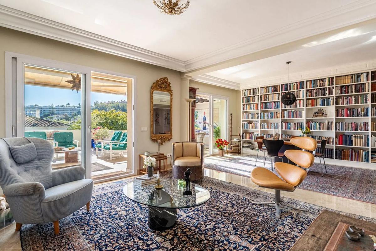 Duplex sale in Avenida del Prado, Marbella photo 2