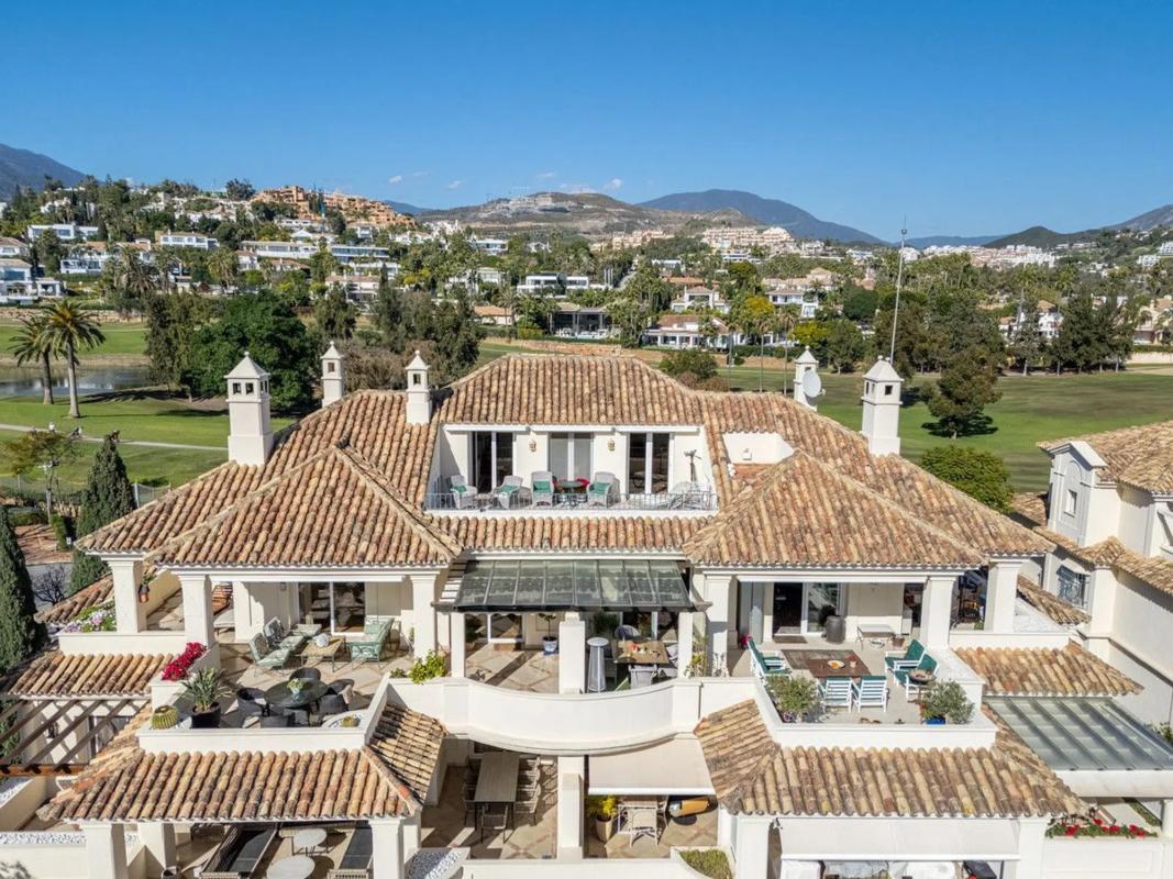Duplex sale in Avenida del Prado, Marbella photo 3