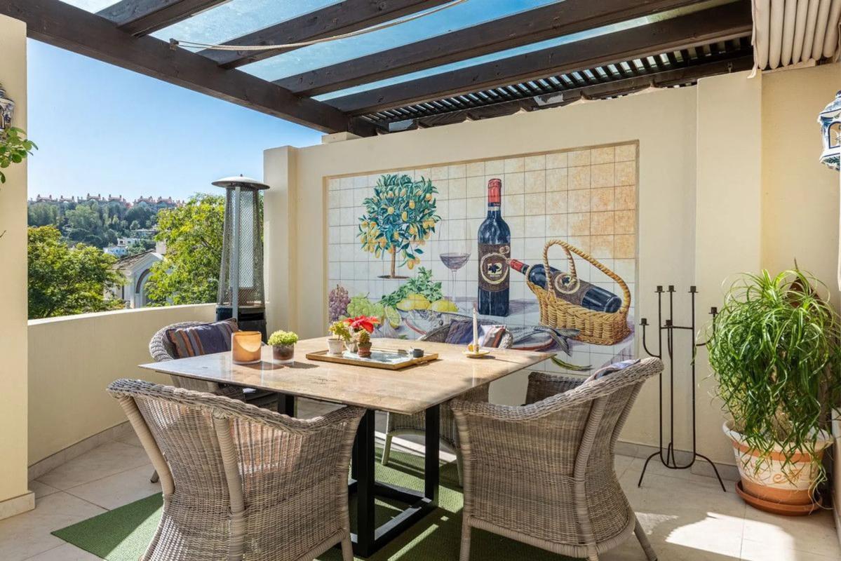 Duplex sale in Avenida del Prado, Marbella photo 4