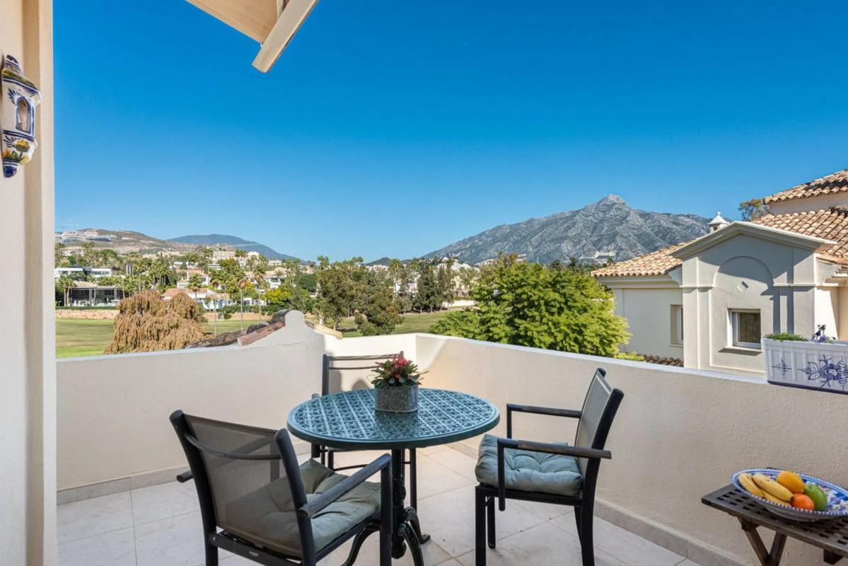 Duplex sale in Avenida del Prado, Marbella photo 5