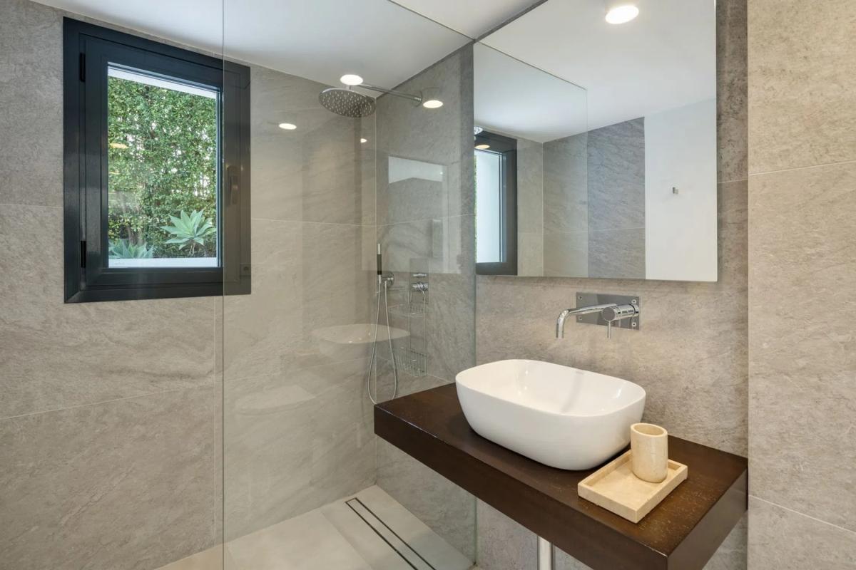 Sprzedaż niezależnego domku jednorodzinnego w Barrio Las Brisas, Marbella photo 3