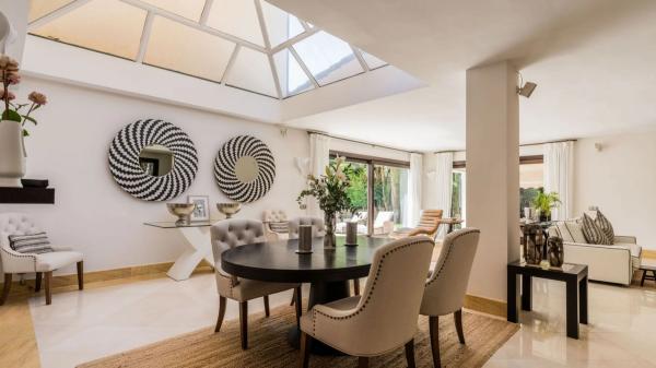 Chalet wolnostojący na sprzedaż w  Barrio Las Brisas, Marbella photo 2
