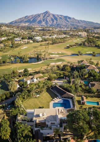 Independent chalet for sale in Barrio Las Brisas, Marbella
 photo 2