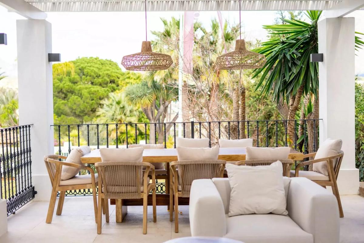 Sprzedaż niezależnego domku jednorodzinnego w Avenida Generalife, 55, Marbella photo 1