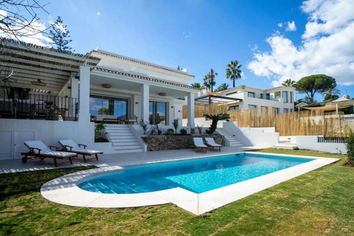 Sprzedaż niezależnego domku jednorodzinnego w Avenida Generalife, 55, Marbella photo 2