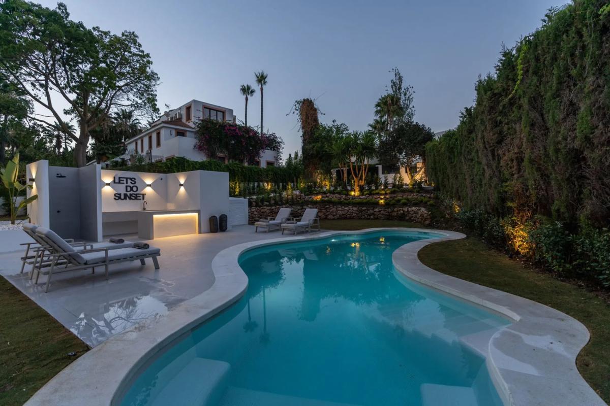 Продажа отдельного шале в Barrio Las Brisas, Марбелла photo 1