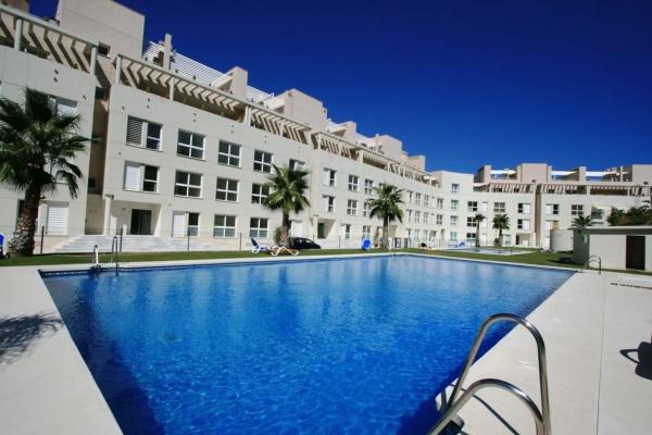 Venta de piso en Barrio Las Brisas, Marbella
 photo 1