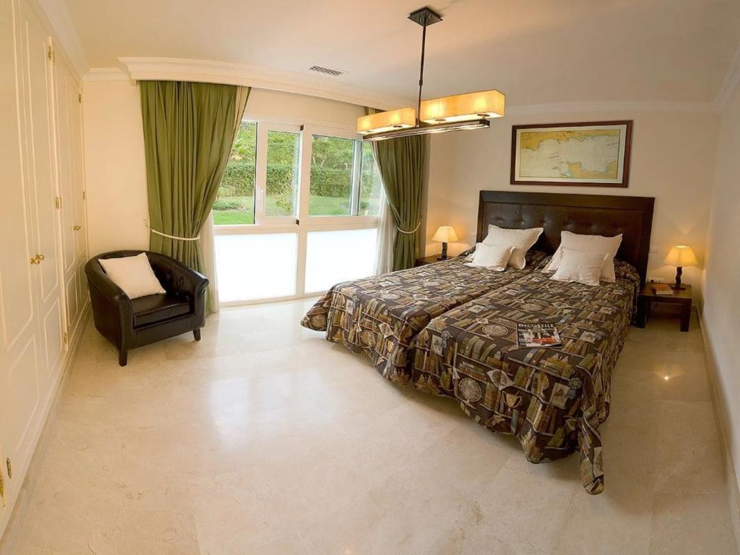 Sprzedaż mieszkania w Barrio Las Brisas, Marbella
photo 5
