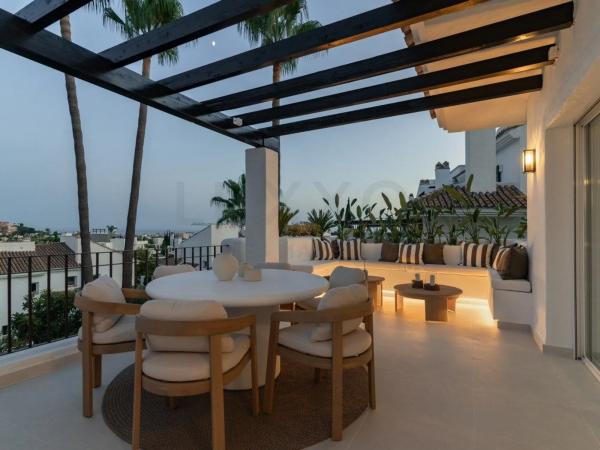 Ático en venta en  Calle Haza del Conde, Marbella photo 3