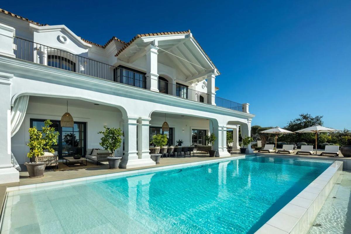 Venta de chalet independiente en Calle Pléyades, Marbella
photo 1