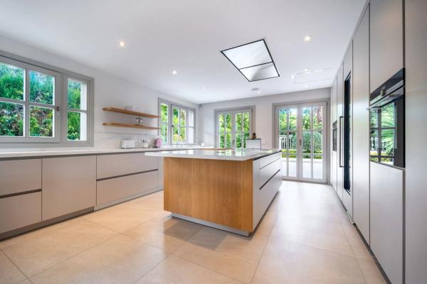 Chalet wolnostojący na sprzedaż w Barrio Los Naranjos, Marbella photo 1