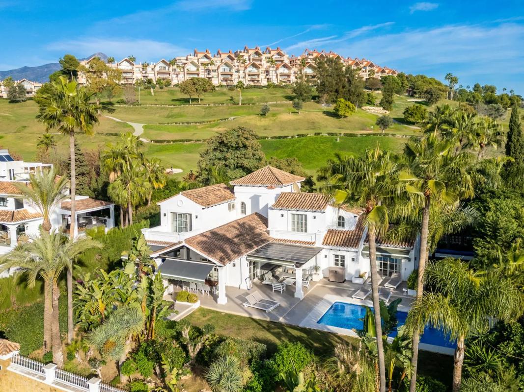 Sprzedaż niezależnego domku jednorodzinnego w  Barrio Los Naranjos, Marbella photo 2