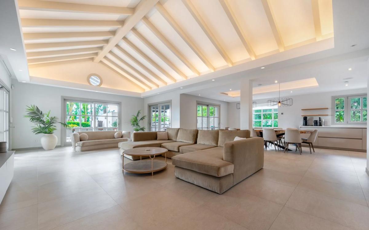 Sprzedaż niezależnego domku jednorodzinnego w  Barrio Los Naranjos, Marbella photo 3