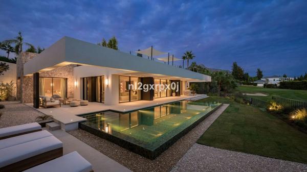 Частный шале на продаже в  Urbanizacion N Andalucia 6F, Марбелла photo 2