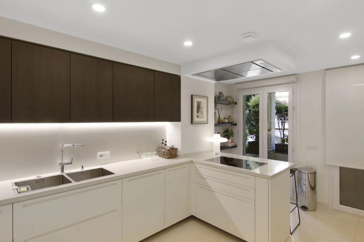 Sale of apartment in Barrio Los Naranjos, Marbella
photo 1