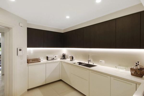 Sale of flat in Barrio Los Naranjos, Marbella
 photo 4