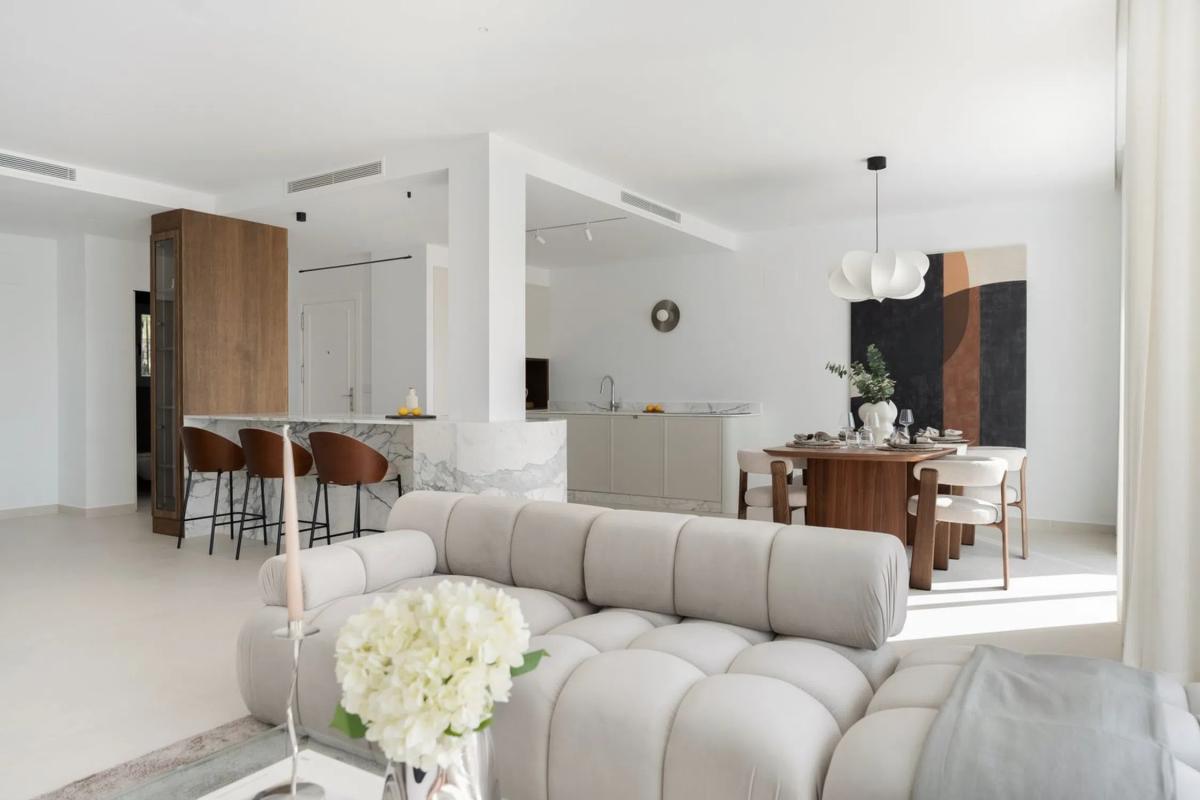 Duplex sale in Barrio Los Naranjos, Marbella photo 4