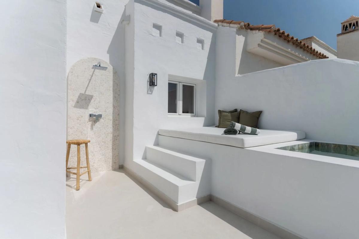 Duplex sale in Barrio Los Naranjos, Marbella photo 5