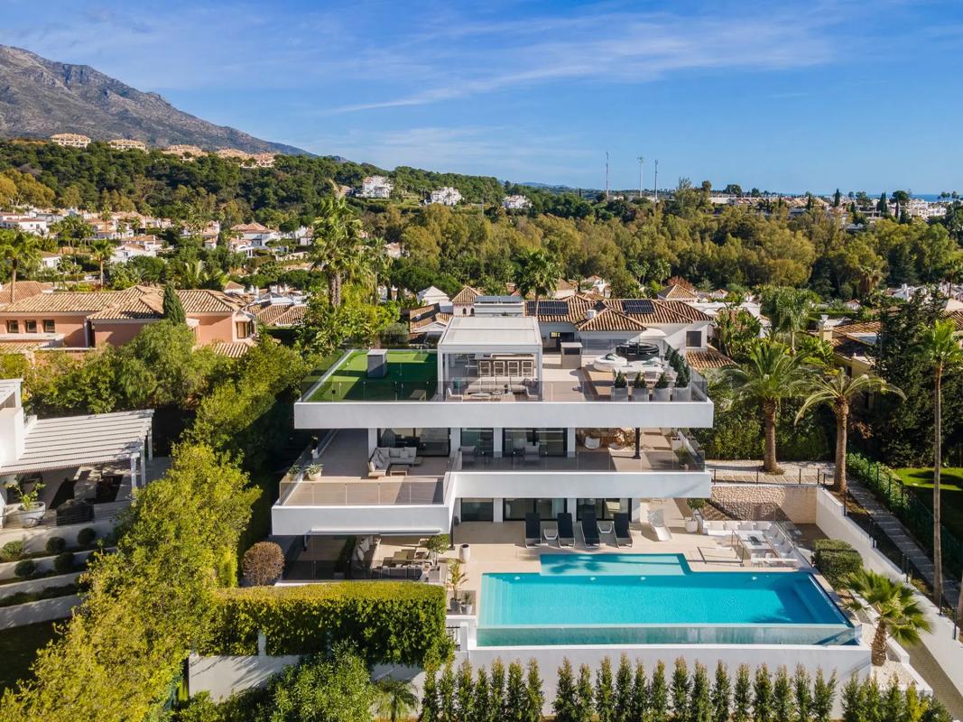 Sprzedaż niezależnego domku jednorodzinnego w Calle Auriga, 1, Marbella photo 1