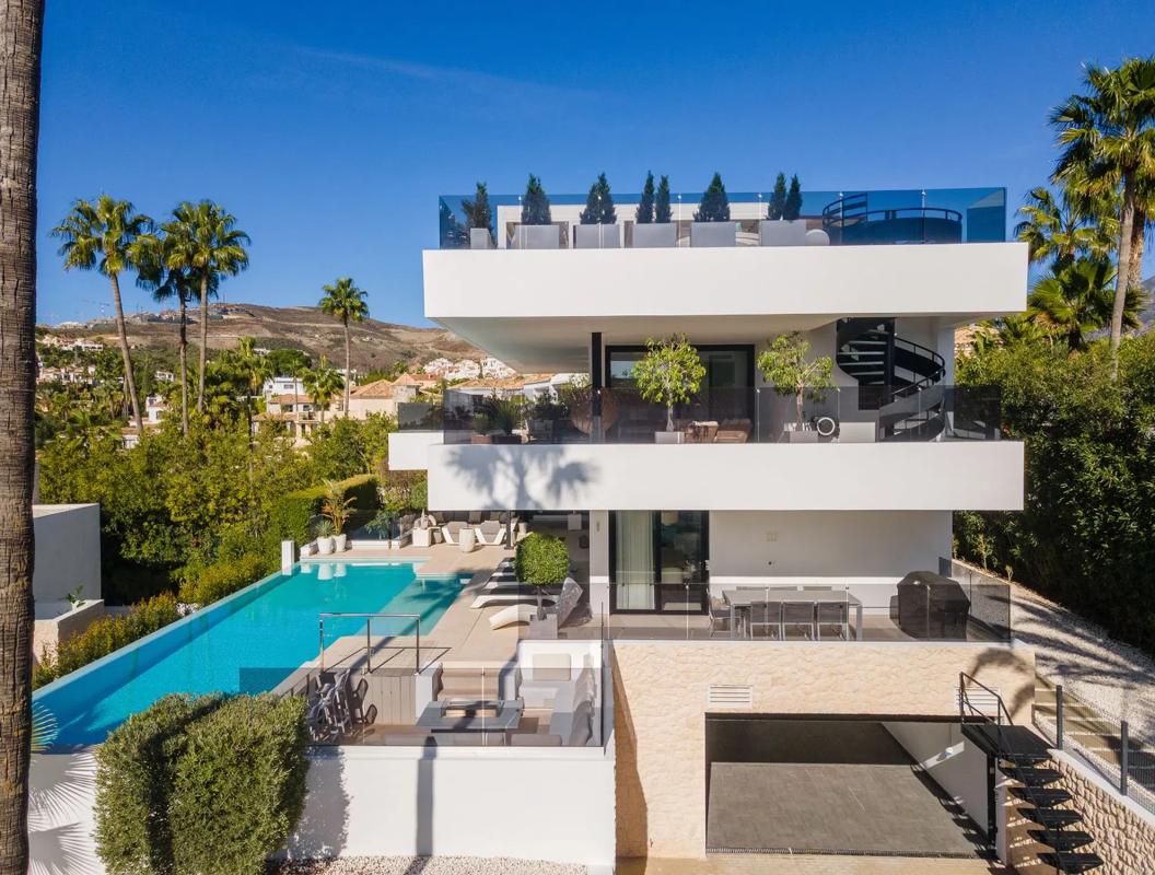 Sprzedaż niezależnego domku jednorodzinnego w Calle Auriga, 1, Marbella photo 3