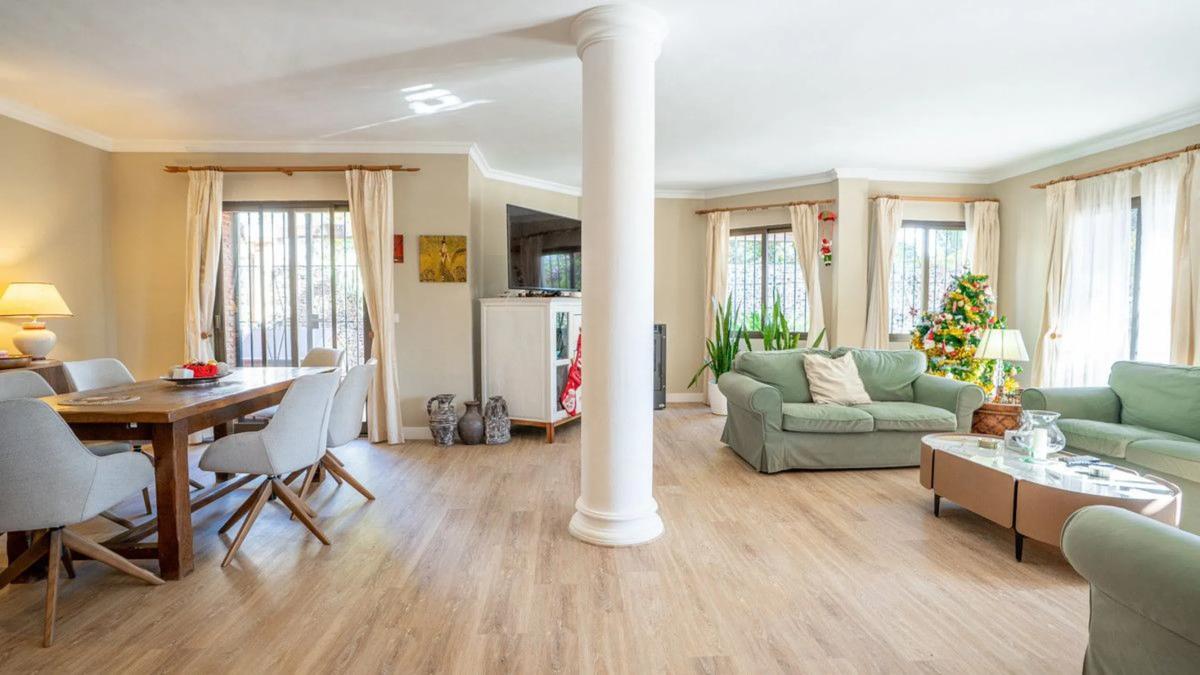 Sale of independent chalet in Barrio Los Naranjos, Marbella
 photo 4