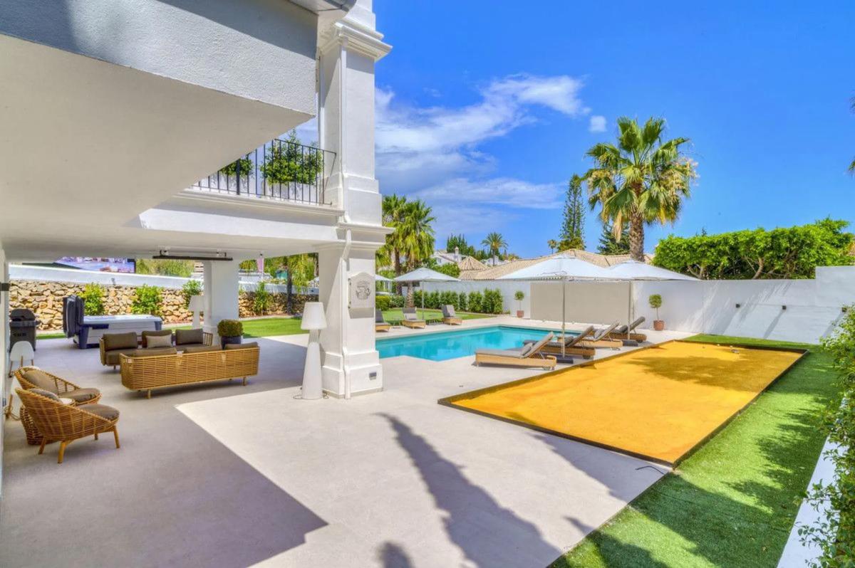 Venta de chalet independiente en Calle Artemisa, Marbella
 photo 4