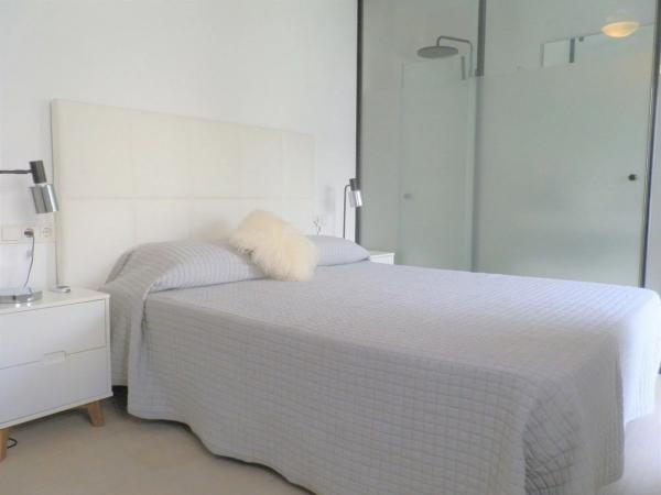 Chalet adosado en venta en  Calle Aries , Marbella photo 3