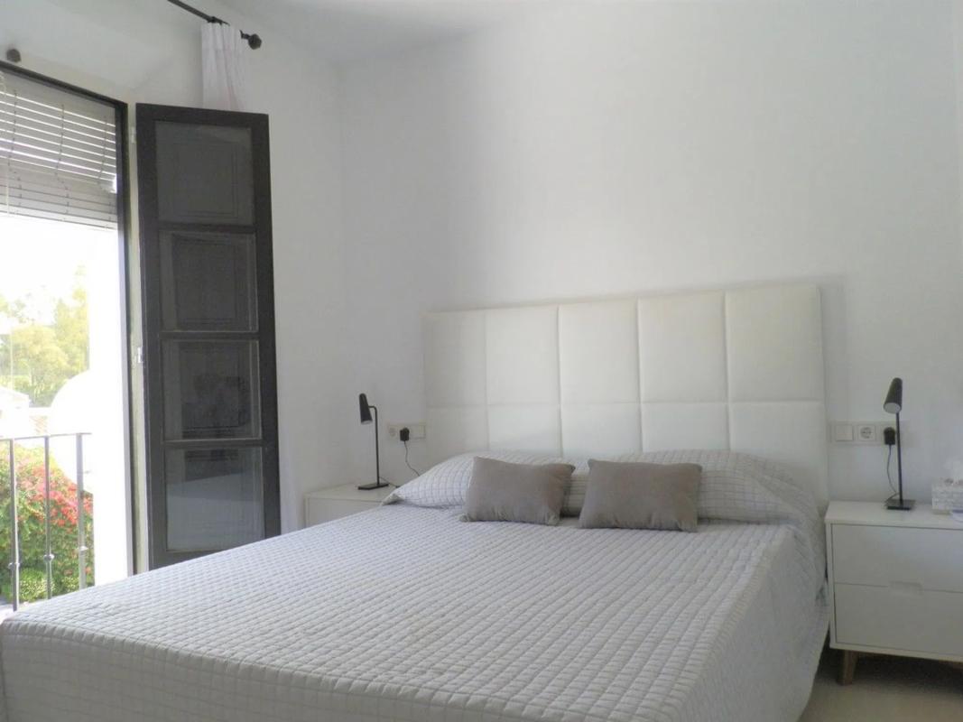 Venta de chalet adosado en Calle Aries , Marbella photo 5