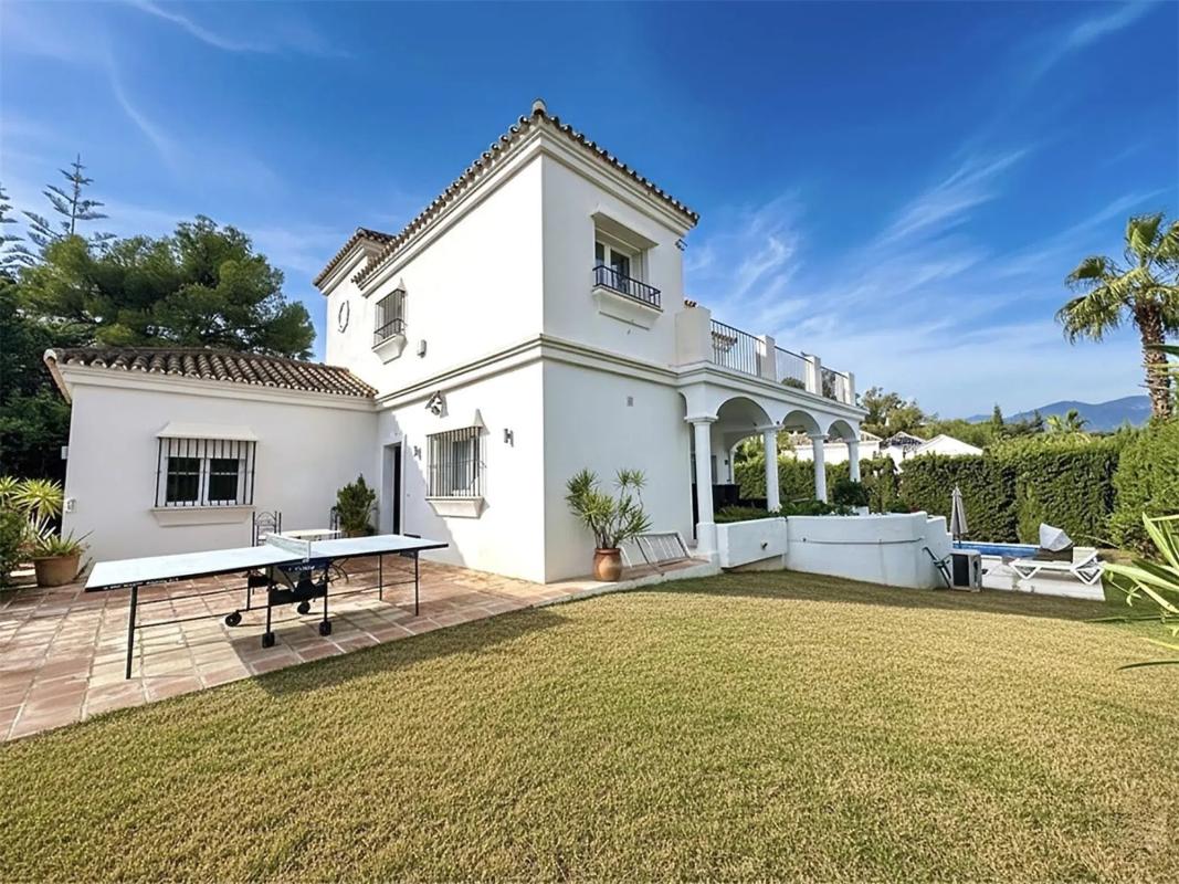 Sprzedaż niezależnego domku jednorodzinnego w  Barrio Los Naranjos, Marbella photo 3