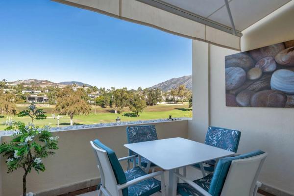 Apartment for sale in Barrio Los Naranjos, Marbella thumbnail 1